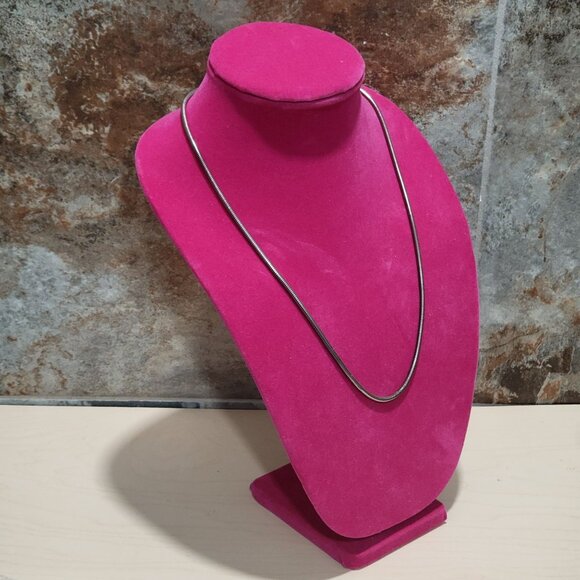 Snake Chain Silver Tone Spring Ring Clasp 24 Inches Necklace - Picture 2 of 6